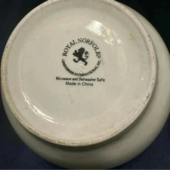 Two Paisley Print Royal Norfolk Bowls - Picture 7 of 8